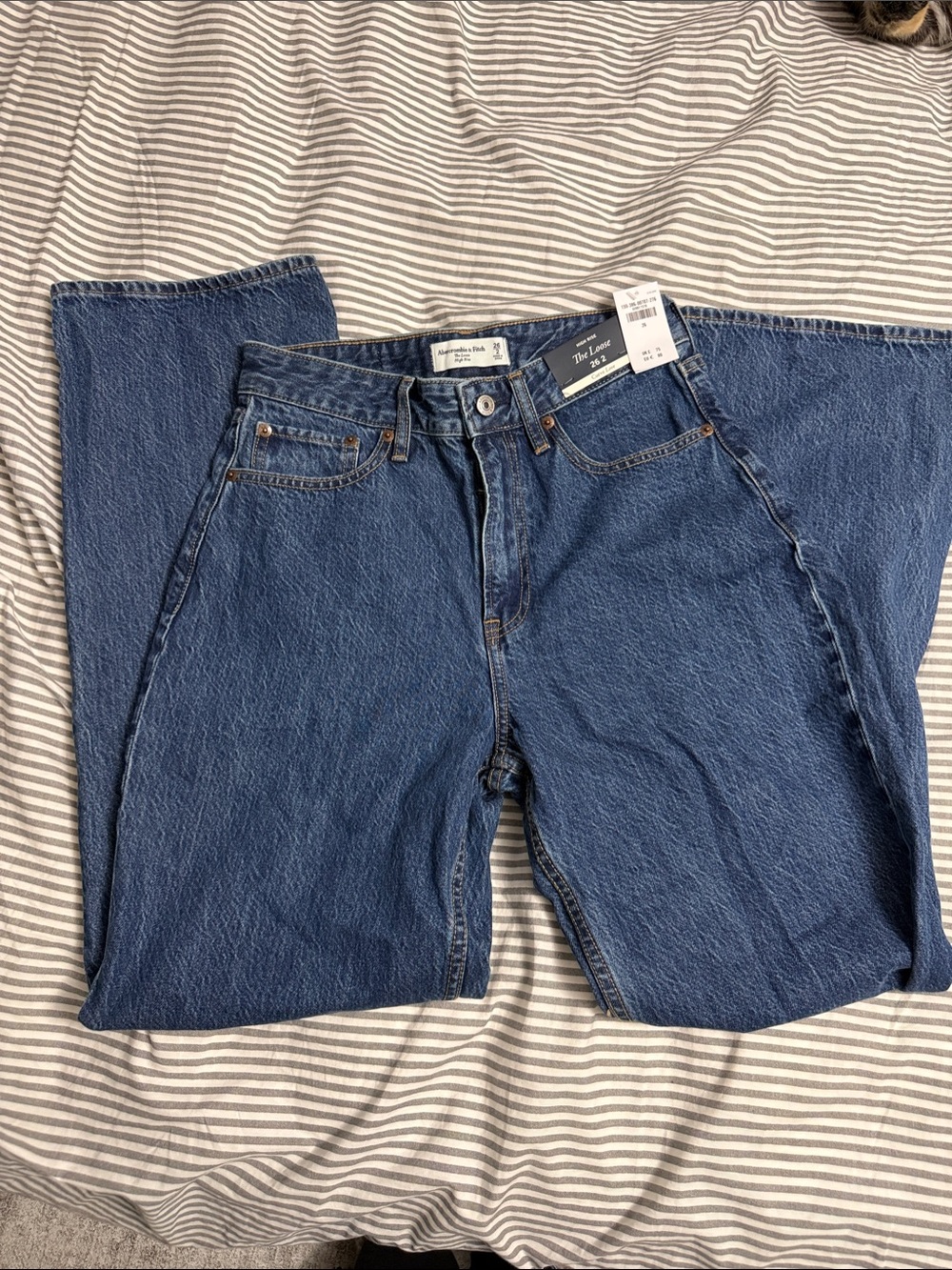 NWT Abercrombie & Fitch Jeans in Medium Blue Denim